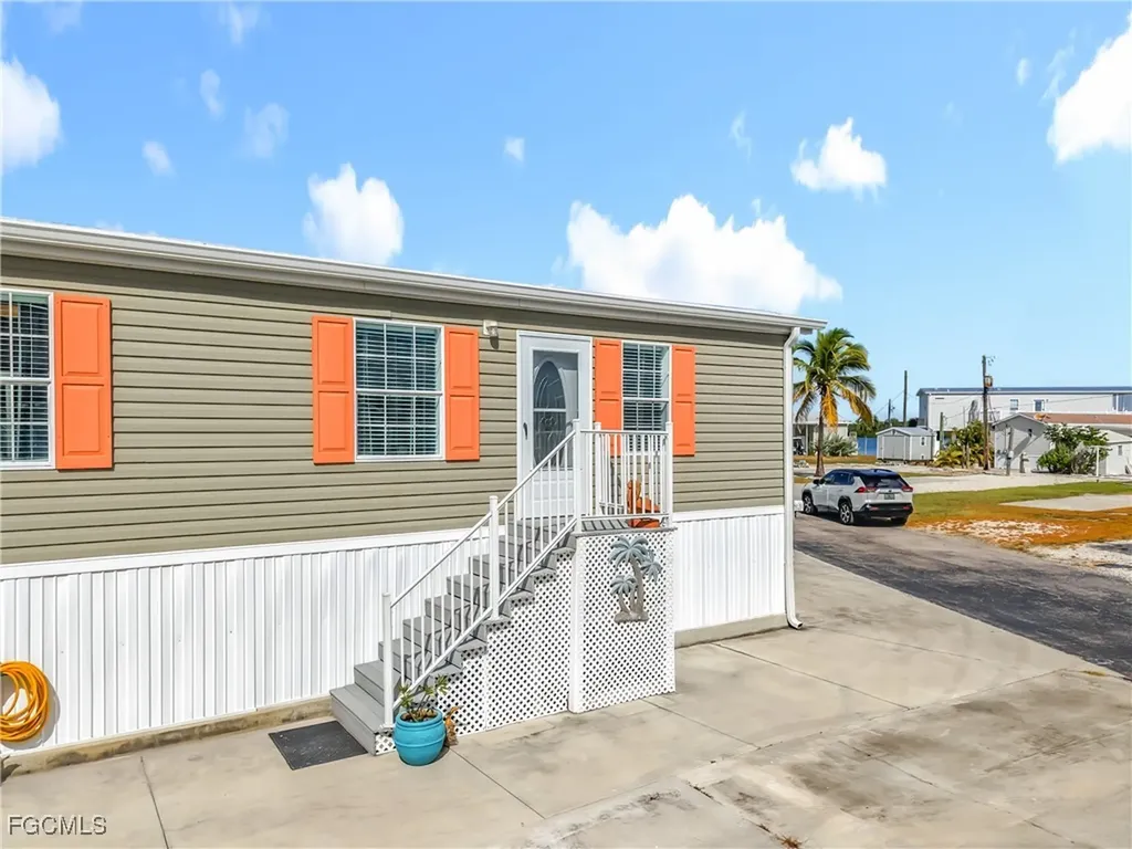 16 Helen Lane Fort Myers Beach FL 33931