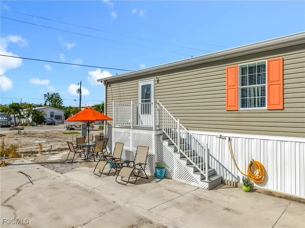 16 Helen Lane Fort Myers Beach FL 33931