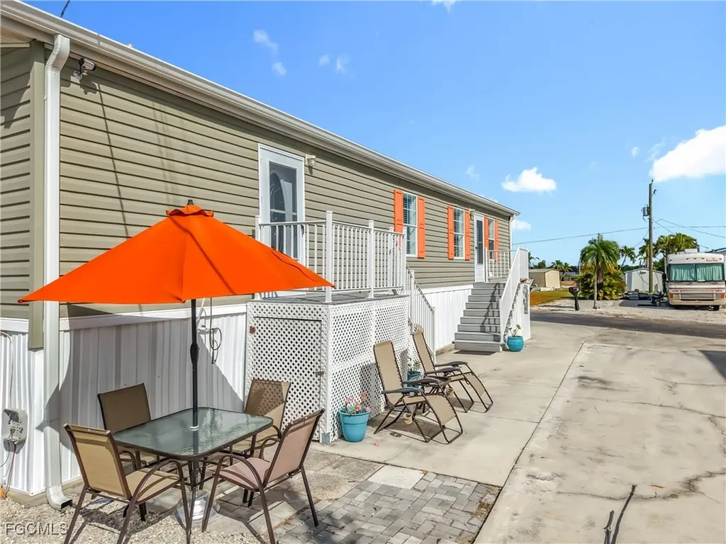 16 Helen Lane Fort Myers Beach FL 33931