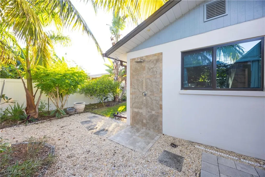 4929 Edith Esplanade Cape Coral FL 33904