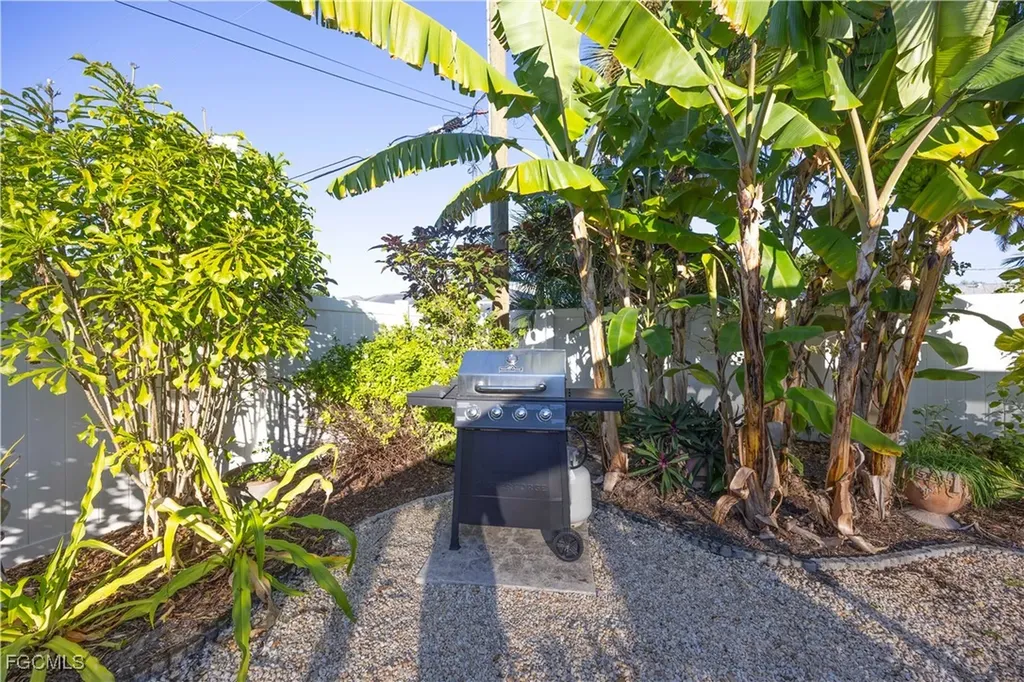 4929 Edith Esplanade Cape Coral FL 33904