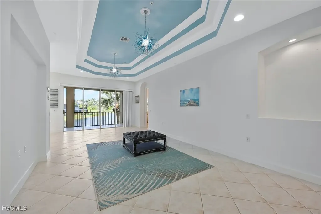 10085 Valiant Court Miromar Lakes FL 33913