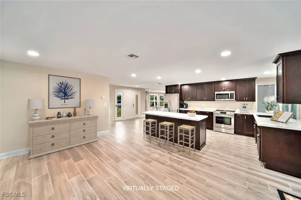 421 Lake Murex Circle Sanibel FL 33957