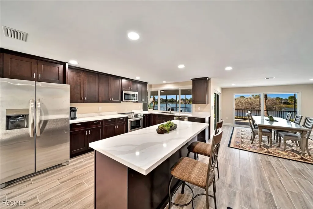 421 Lake Murex Circle Sanibel FL 33957