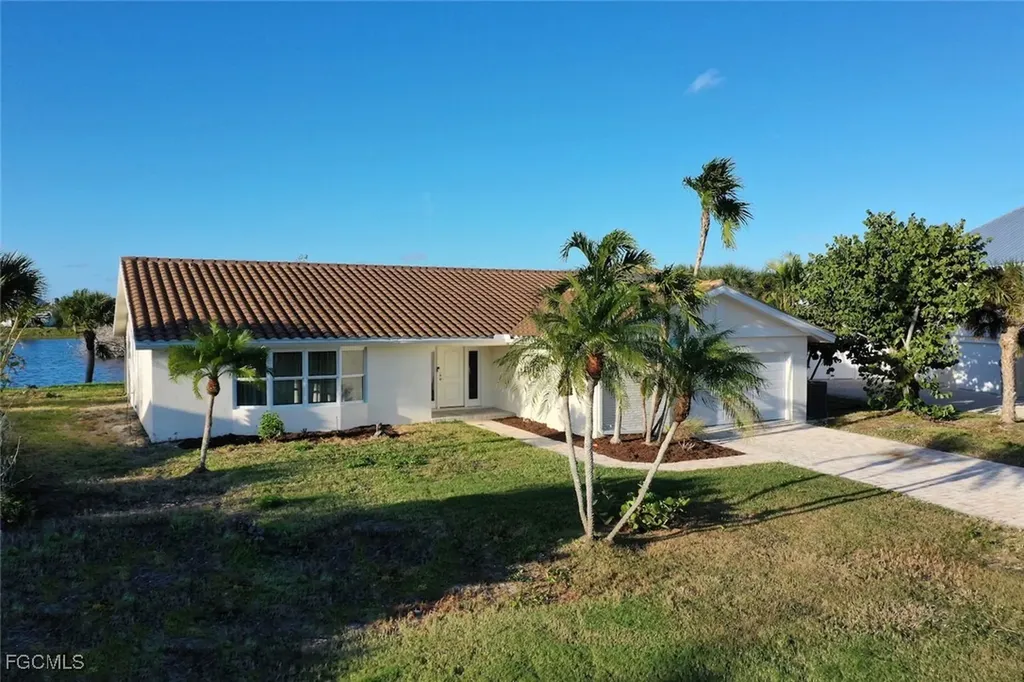 421 Lake Murex Circle Sanibel FL 33957
