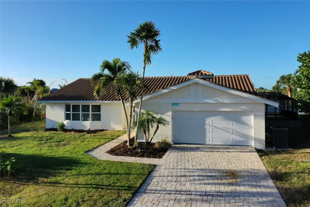 421 Lake Murex Circle Sanibel FL 33957