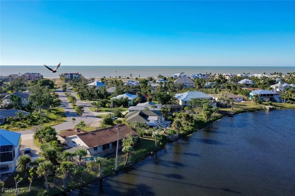 421 Lake Murex Circle Sanibel FL 33957
