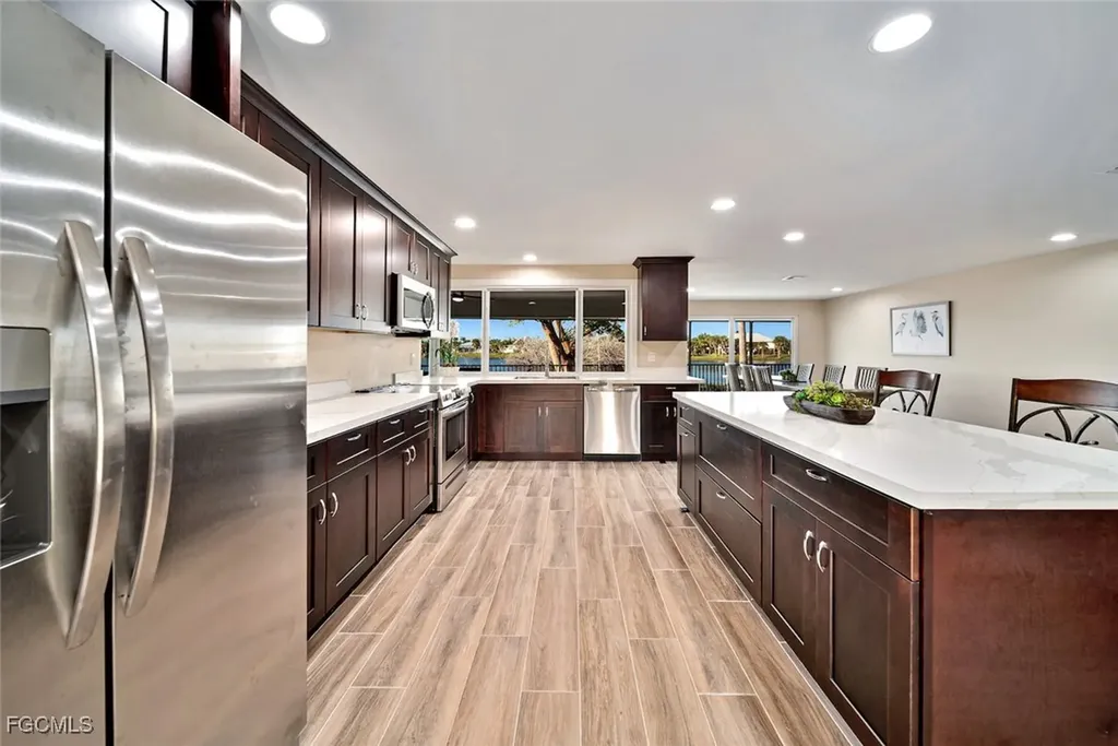 421 Lake Murex Circle Sanibel FL 33957