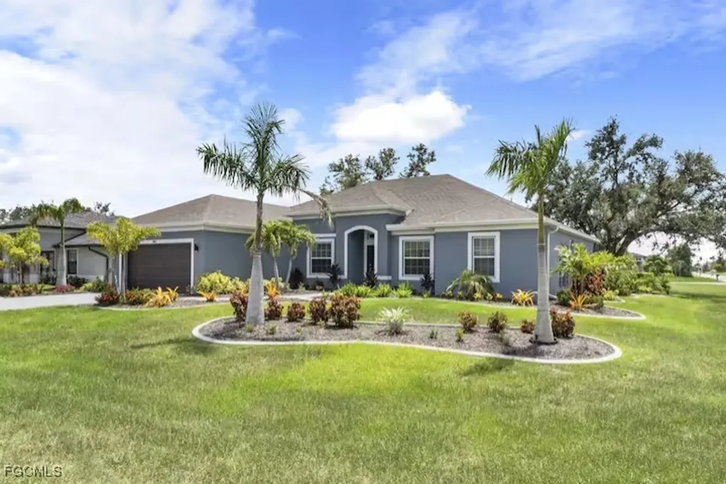 2541 SW 13th Avenue Cape Coral FL 33914