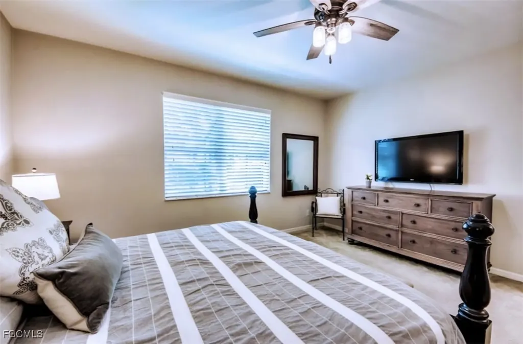 2541 SW 13th Avenue Cape Coral FL 33914