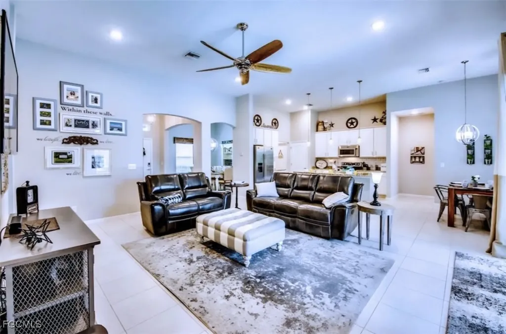 2541 SW 13th Avenue Cape Coral FL 33914