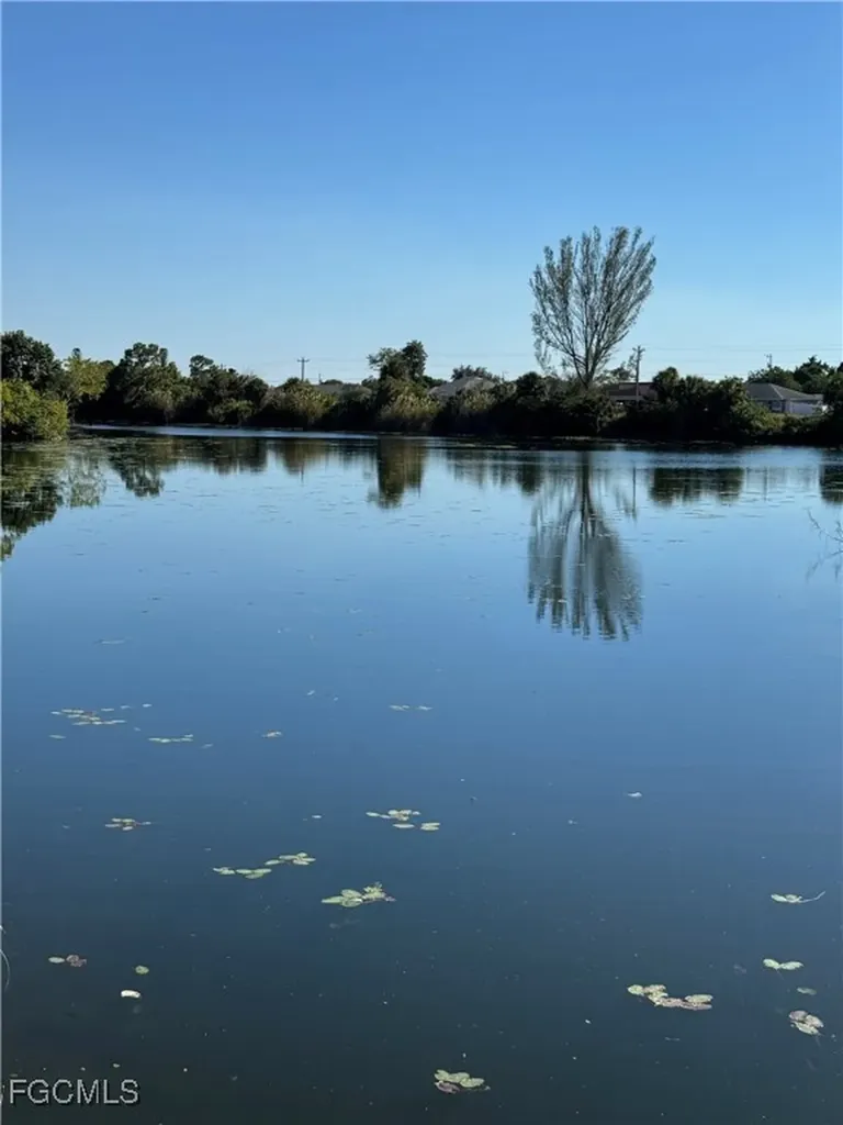 2346 NE 19th Place Cape Coral FL 33909