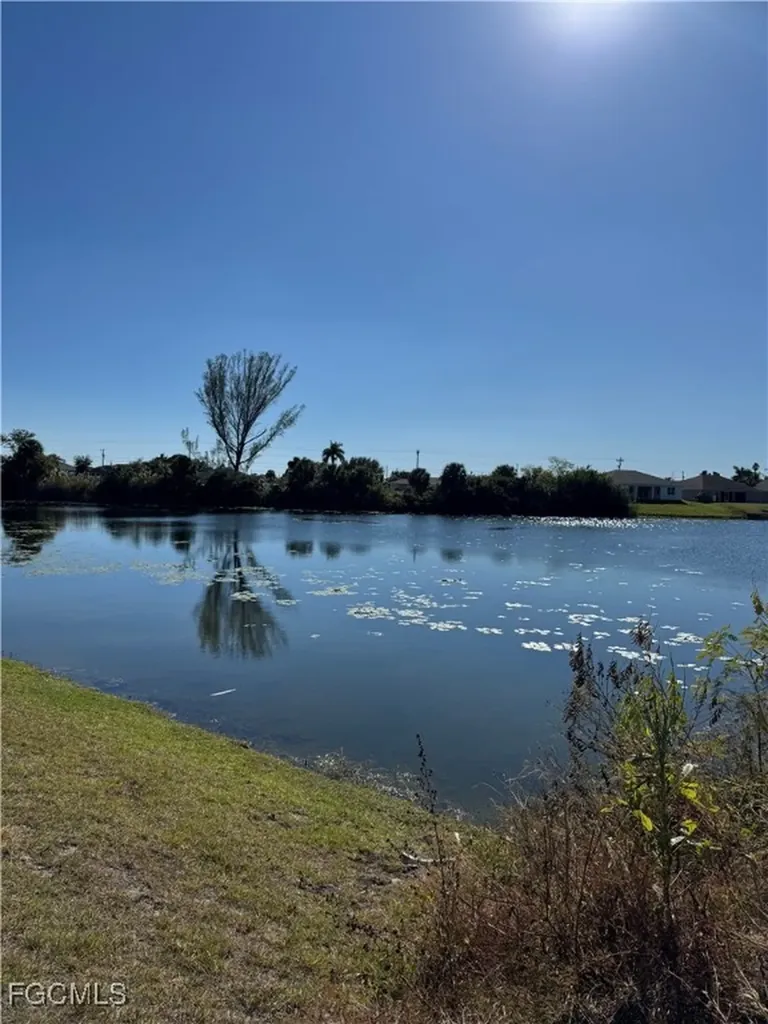 2346 NE 19th Place Cape Coral FL 33909