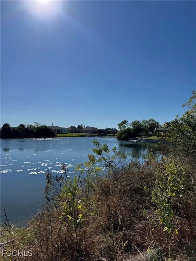 2346 NE 19th Place Cape Coral FL 33909