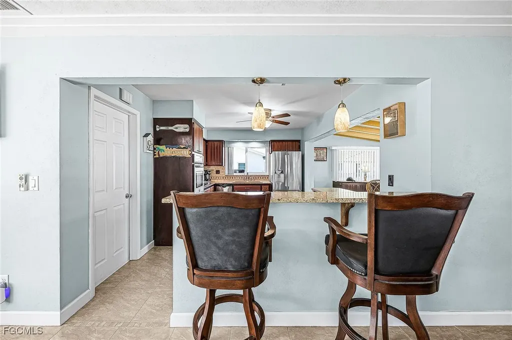 425 Pinecrest Court Cape Coral FL 33904