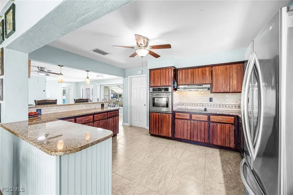 425 Pinecrest Court Cape Coral FL 33904