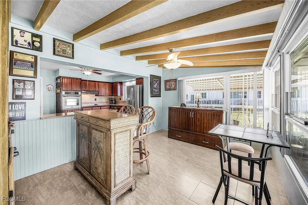 425 Pinecrest Court Cape Coral FL 33904