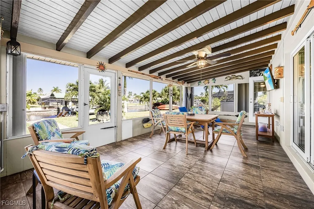 425 Pinecrest Court Cape Coral FL 33904