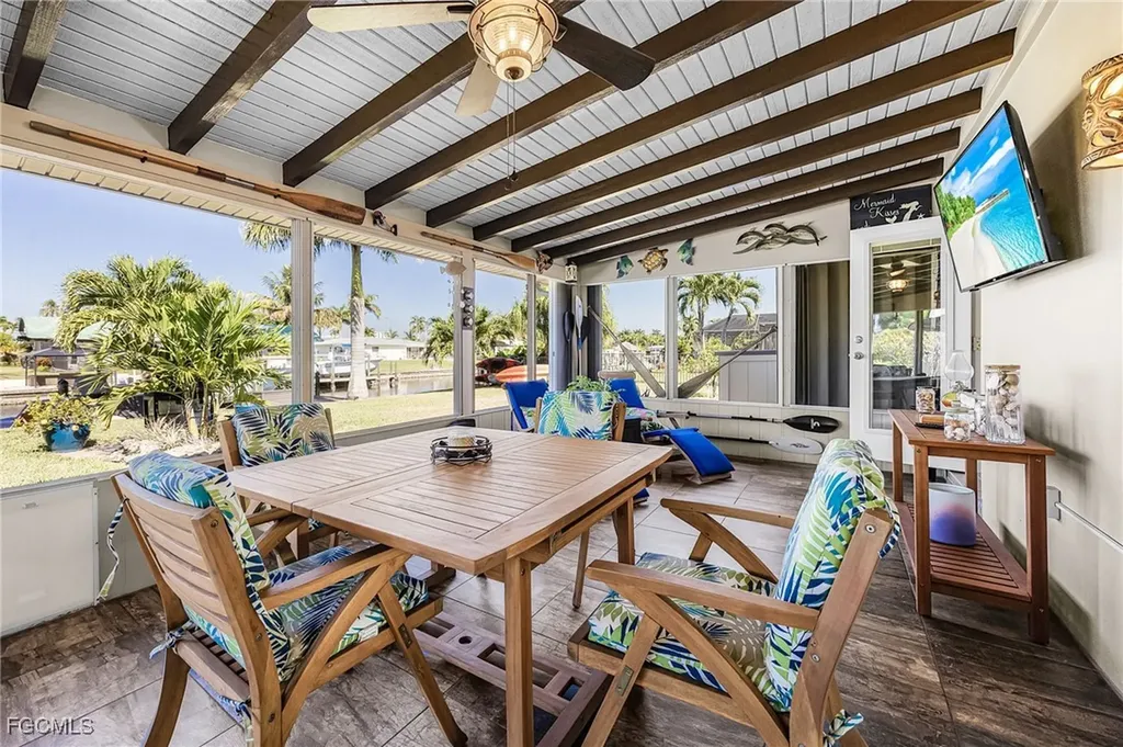 425 Pinecrest Court Cape Coral FL 33904