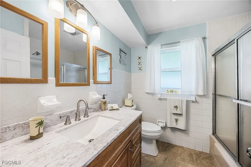 425 Pinecrest Court Cape Coral FL 33904