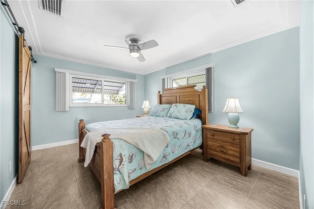 425 Pinecrest Court Cape Coral FL 33904