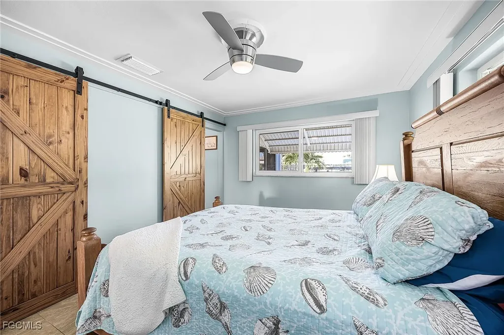 425 Pinecrest Court Cape Coral FL 33904