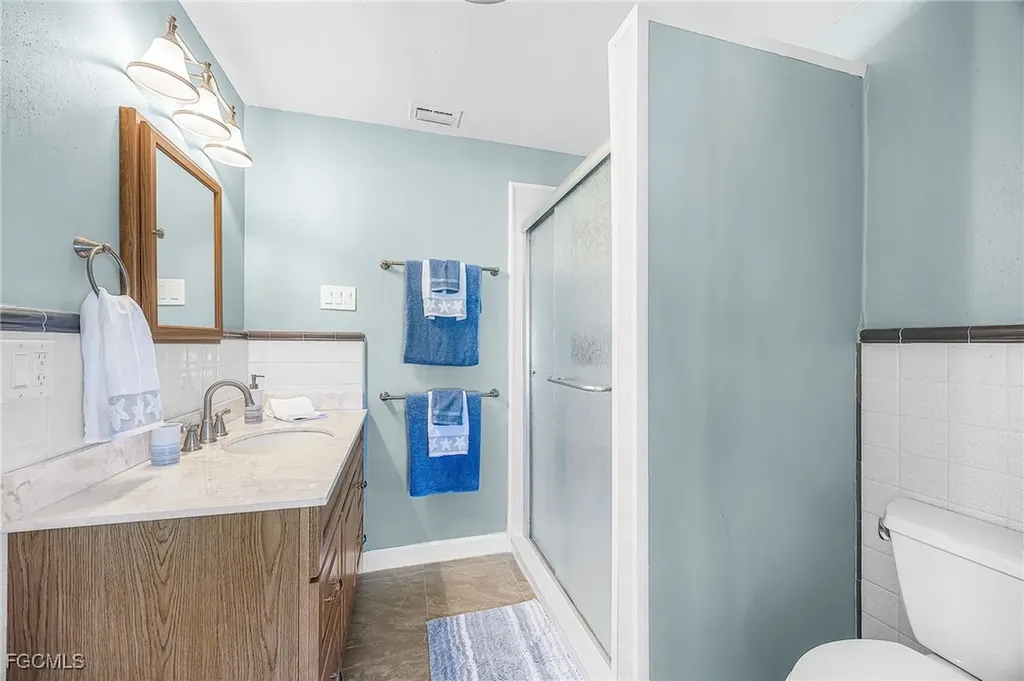 425 Pinecrest Court Cape Coral FL 33904