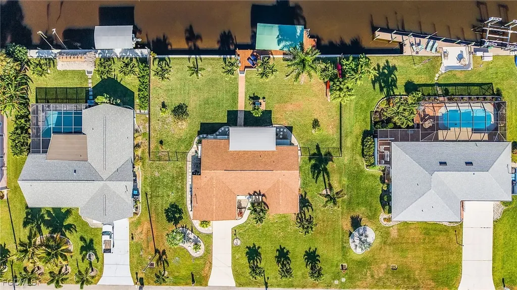 425 Pinecrest Court Cape Coral FL 33904