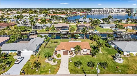 425 Pinecrest Court