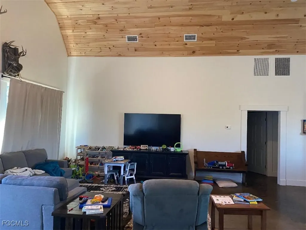 615 Kirby Thompson Road Fort Denaud FL 33935