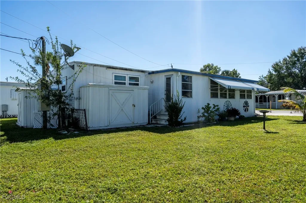 5558 Palm Beach Boulevard Fort Myers FL 33905