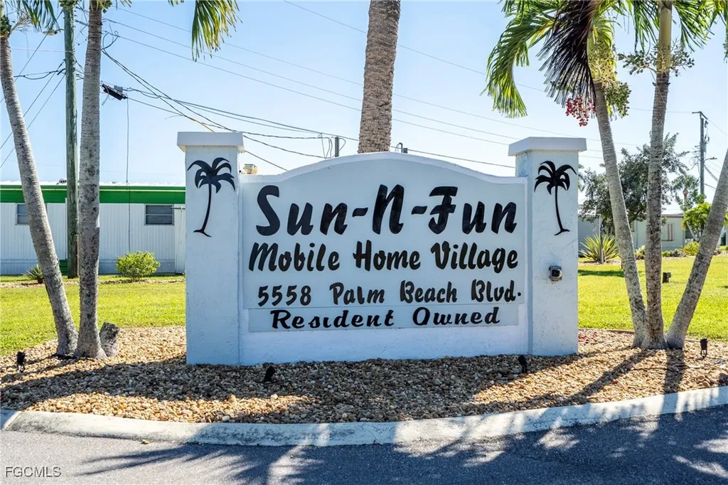 5558 Palm Beach Boulevard Fort Myers FL 33905