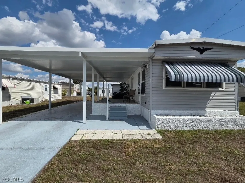 841 Winterest Drive North Fort Myers FL 33917