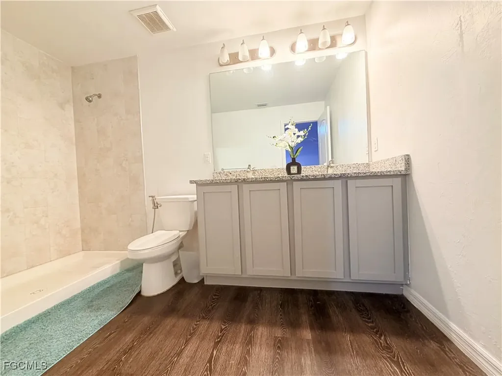 1010 NE 1st Avenue Cape Coral FL 33909
