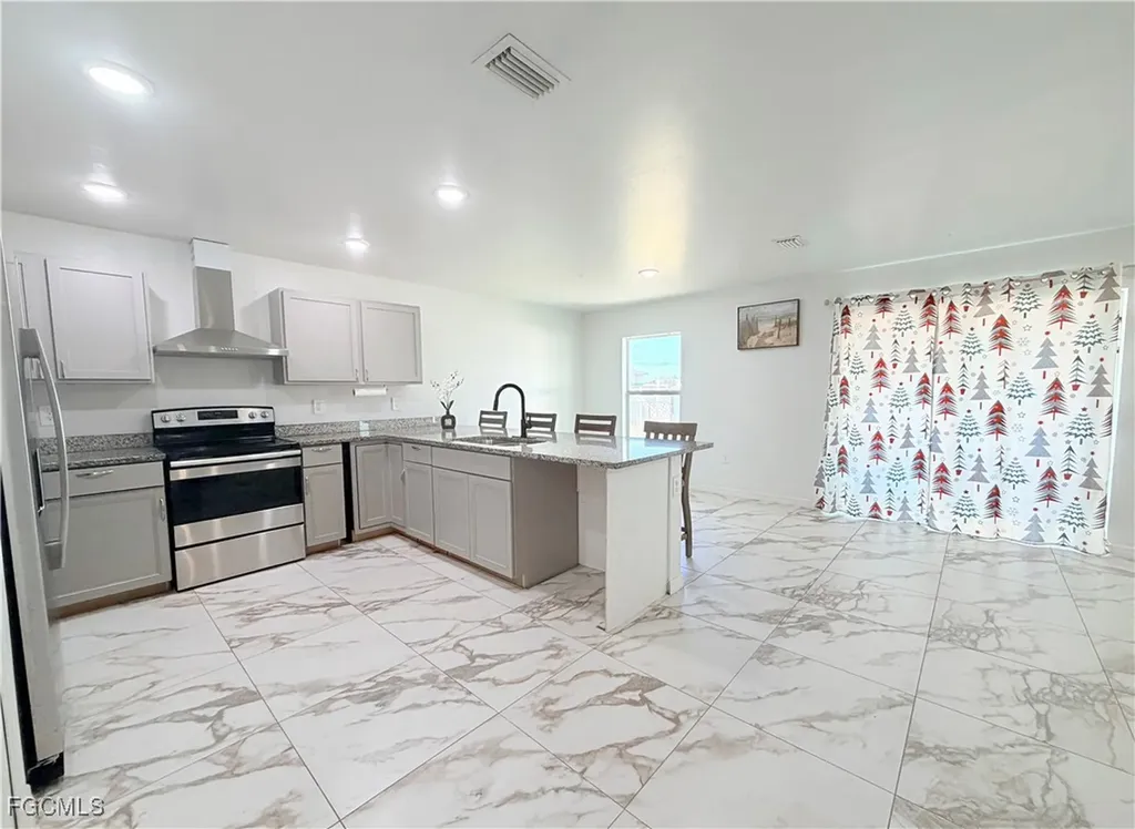 1010 NE 1st Avenue Cape Coral FL 33909