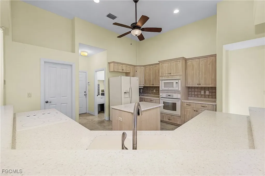 325 SE 21st Street Cape Coral FL 33990