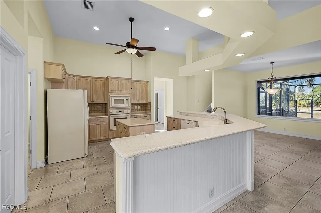 325 SE 21st Street Cape Coral FL 33990