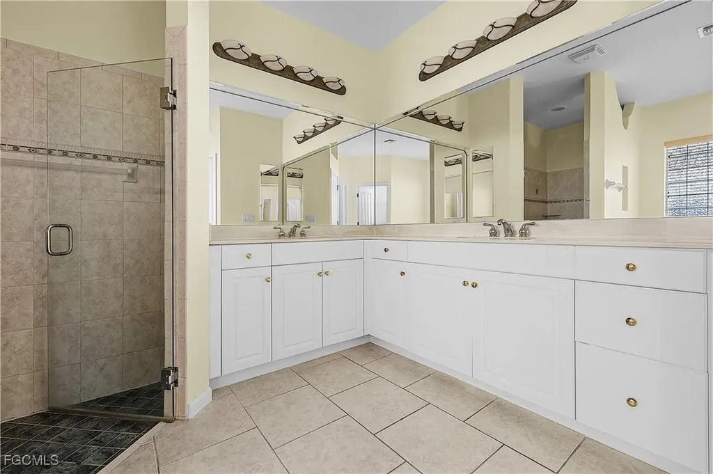 325 SE 21st Street Cape Coral FL 33990