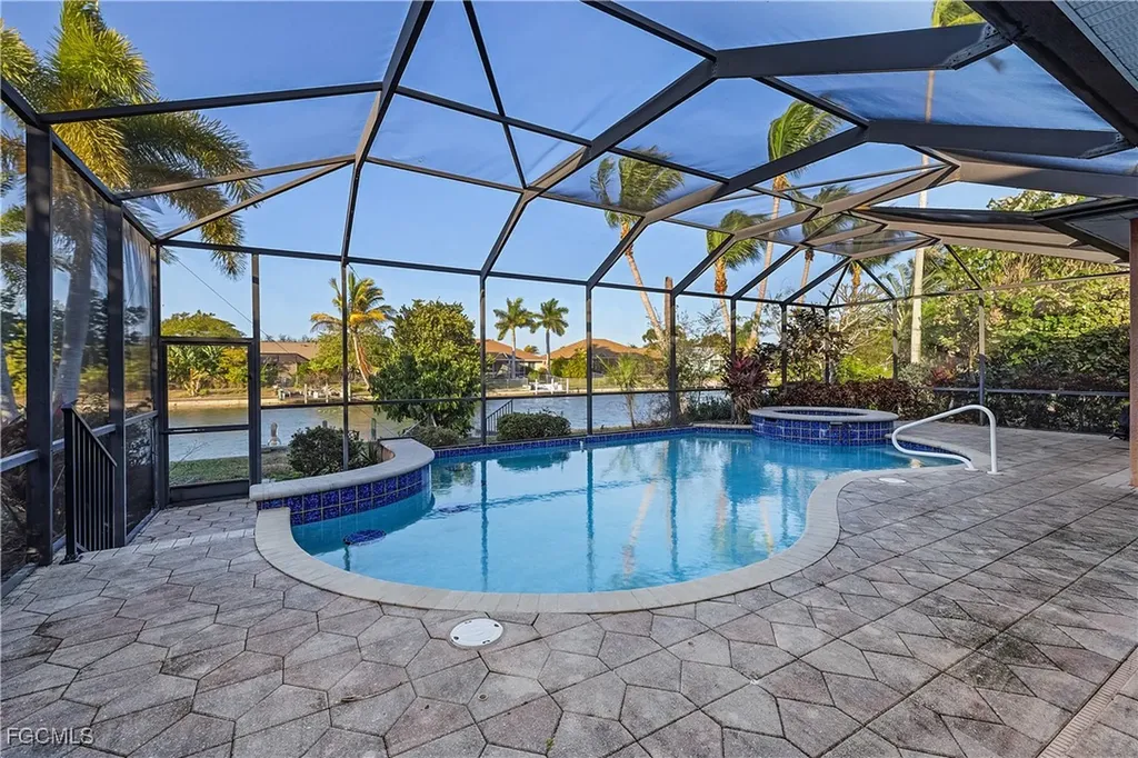 325 SE 21st Street Cape Coral FL 33990