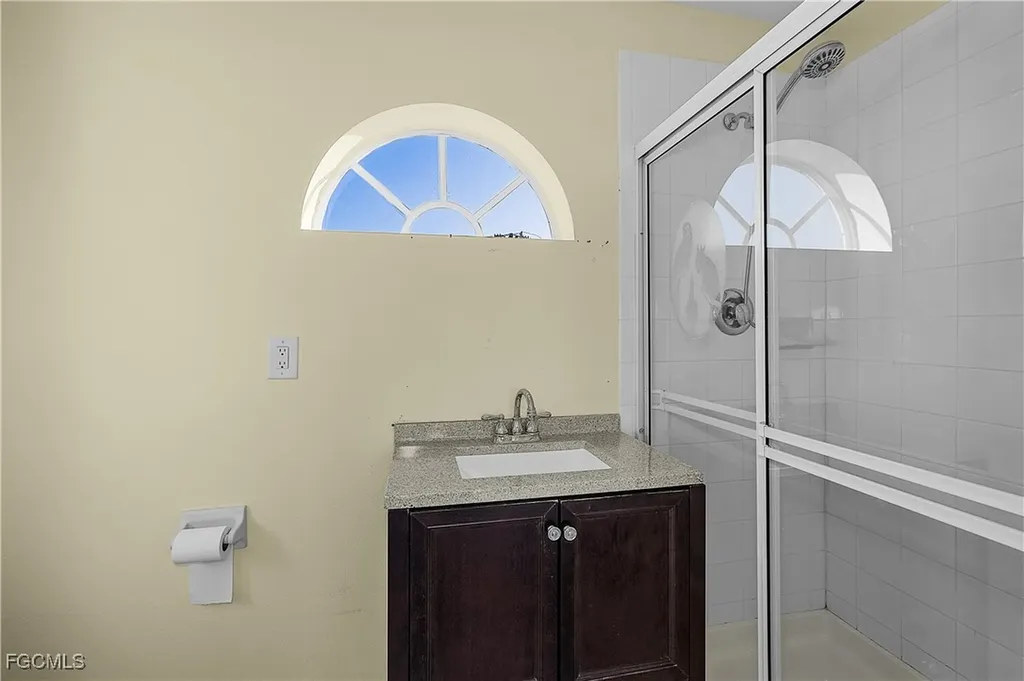 325 SE 21st Street Cape Coral FL 33990