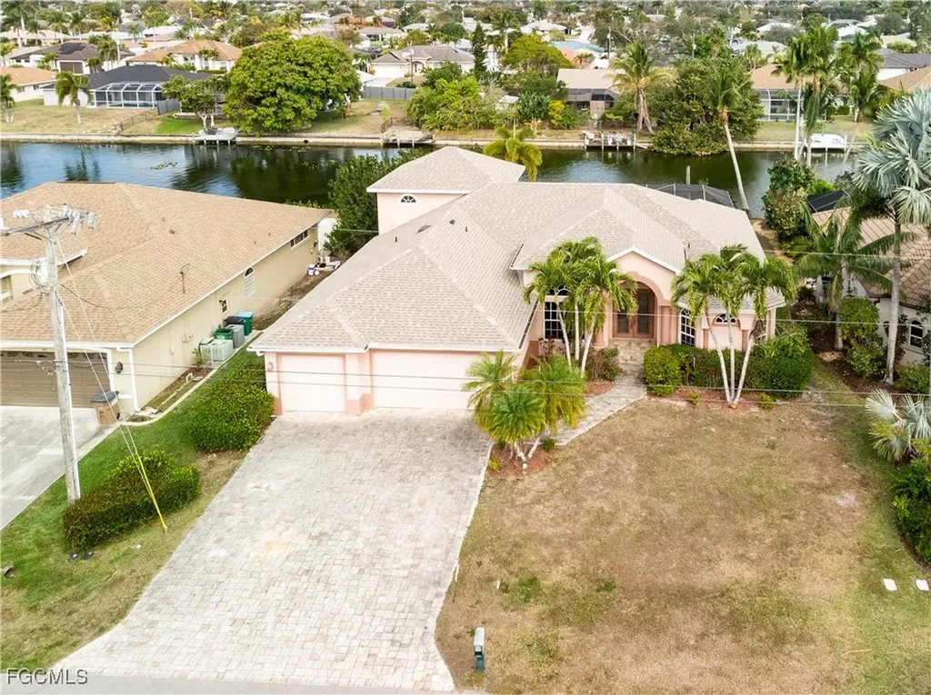 325 SE 21st Street Cape Coral FL 33990