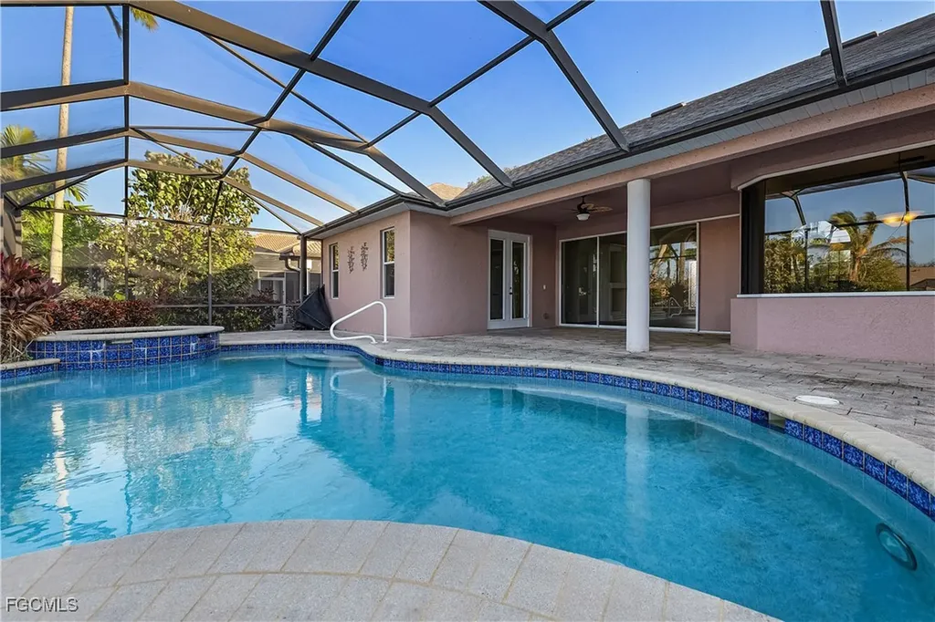 325 SE 21st Street Cape Coral FL 33990