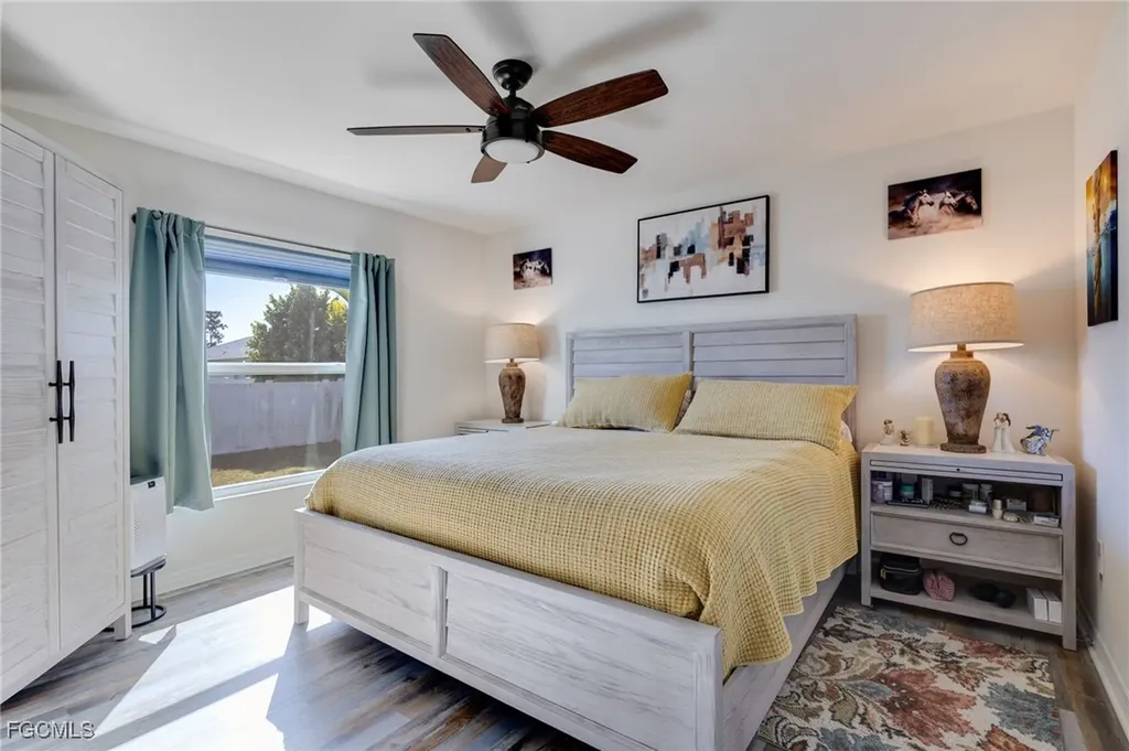 1728 S Gator Circle Cape Coral FL 33909