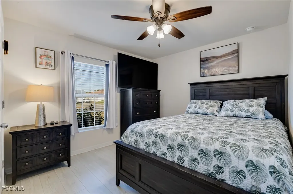 1728 S Gator Circle Cape Coral FL 33909