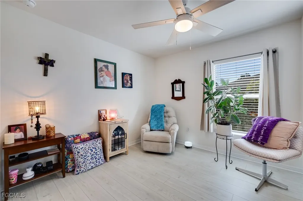 1728 S Gator Circle Cape Coral FL 33909