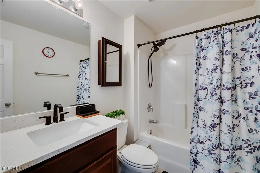 1728 S Gator Circle Cape Coral FL 33909