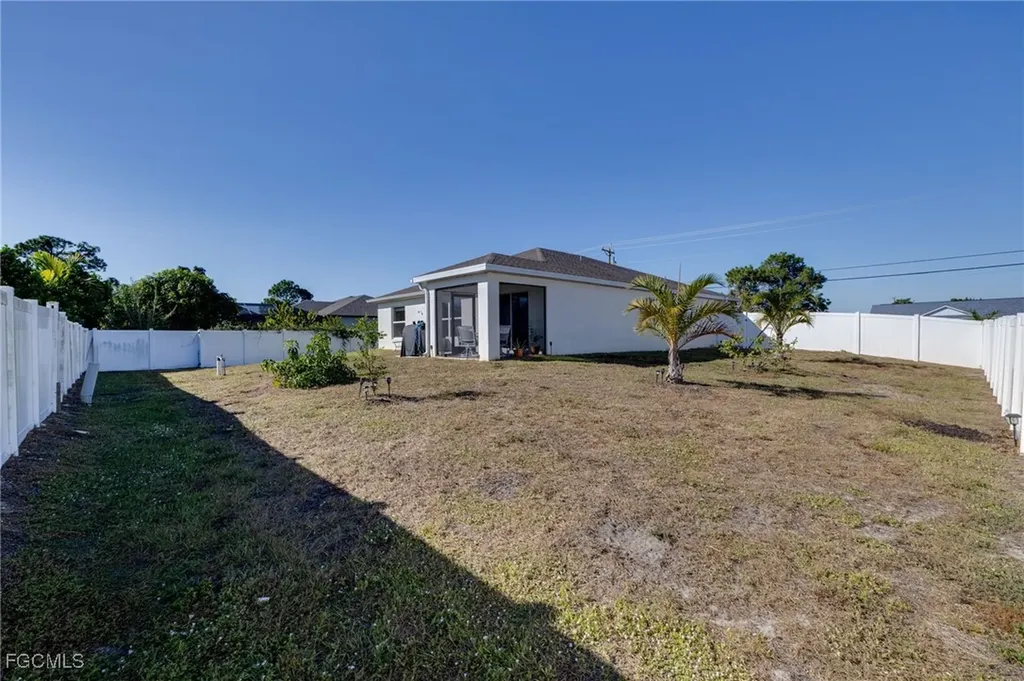 1728 S Gator Circle Cape Coral FL 33909