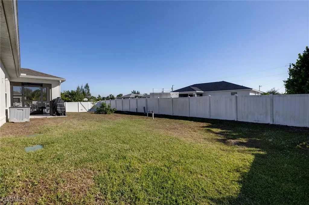 1728 S Gator Circle Cape Coral FL 33909