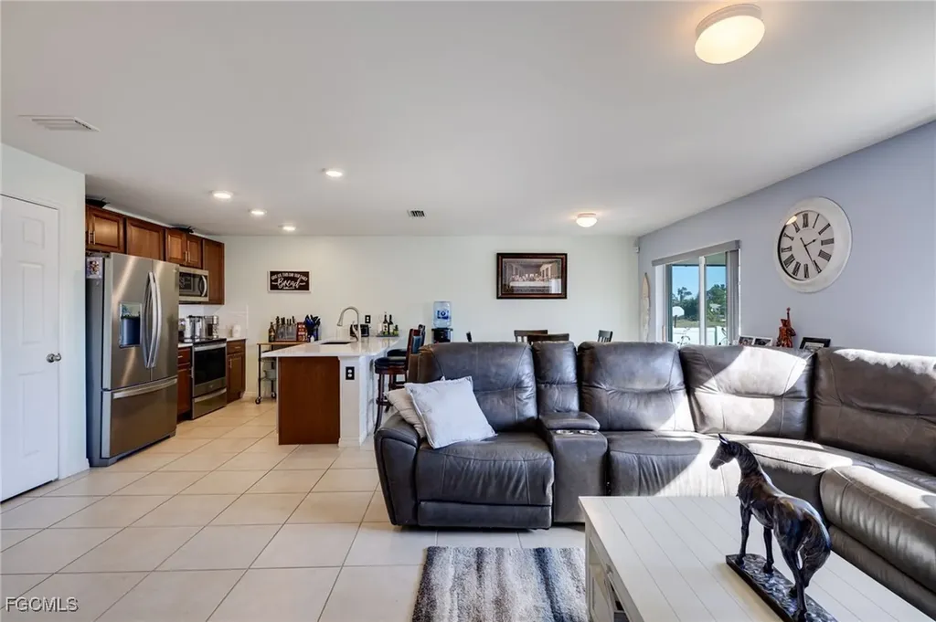 1728 S Gator Circle Cape Coral FL 33909