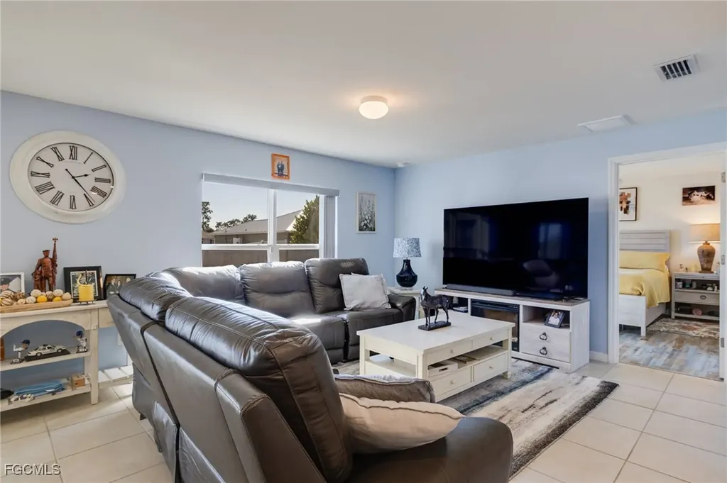 1728 S Gator Circle Cape Coral FL 33909